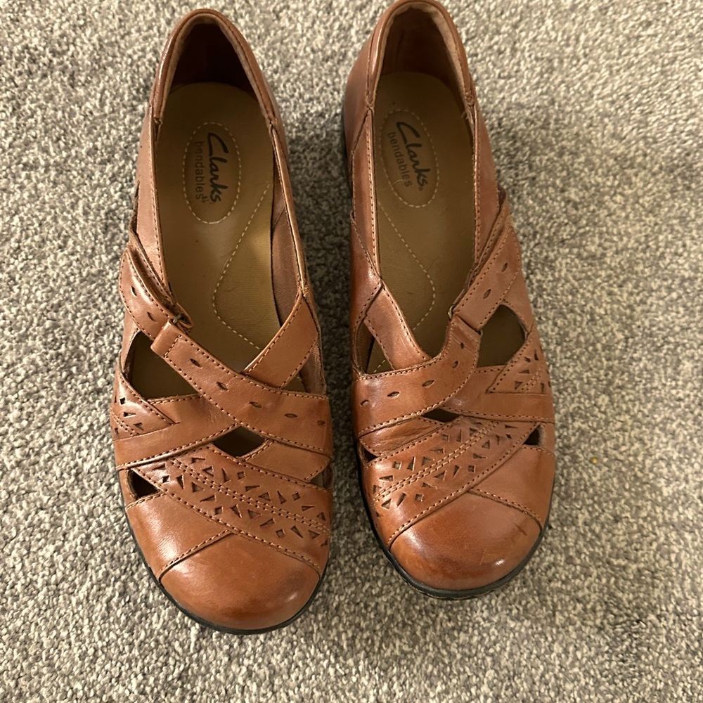 Women’s size 9 Clark’s flats